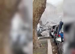 Roma, esplosione nel quartiere Monteverde, probabile fuga di gas, crolla palazzina di 3 piani, donna estratta viva - VIDEO