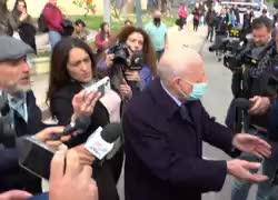 Confalonieri: "Berlusconi sta meglio di prima". Poi sbotta: "Non rompete i co**ioni, ca**o" - VIDEO