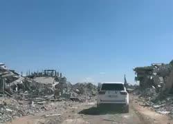 Gaza, convoglio Onu in viaggio da Gaza City a Khan Younis, il VIDEO  della devastazione: solo macerie dopo 2 anni di bombardamenti israeliani