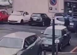 Torino, in 50 assaltano auto polizia per liberare pluripregiudicato marocchino, Mattarella: "Solidarietà agli agenti" – VIDEO