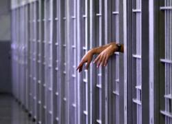 Perugia, in cella da uomo ma ora formalmente donna: trans spostata nel carcere femminile: "Osteggiata e aggredita, va trasferita"