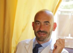 Covid, Bassetti: 'L'errore è stato non mettere in sicurezza gli anziani e chiudere i giovani in casa con la Dad'
