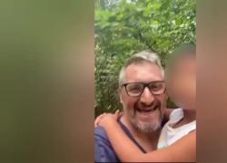 Il VIDEO del ritrovamento del bambino autistico scomparso a Ventimiglia, il bacino al soccorritore e l'abbraccio col sorriso