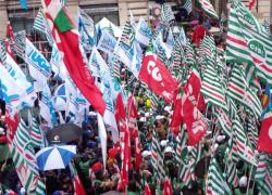 Licenziamenti Sindacati Governo è scontro, Landini "Insisteremo per la proroga"