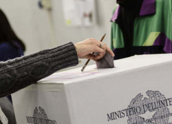 Elezioni comunali 2023: orari e dove si vota. La preoccupazione per l'astensionismo e la tenuta delle alleanze