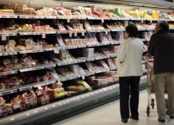 Ripresa, Confcommercio: "Frenata dall'incertezza, il 20% ha deciso che non andrà in vacanza"