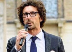 Toninelli lancia il suo TG Facebook, sui social è boom: "C'è tanta confusione in giro"