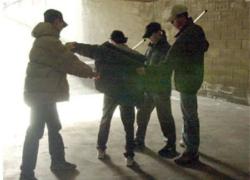 Napoli, tentata rapina del cellulare ai danni di un 13enne, aggredito con calci e pugni alla testa da gruppo di coetanei fuggiti – VIDEO