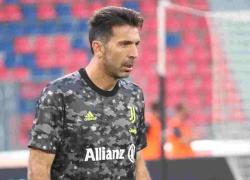 Buffon al Parma ma i tifosi non ci stanno, accoglienza choc: "Piccolo uomo"