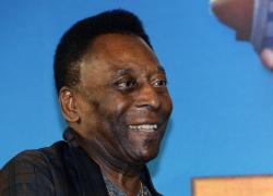 Pelé, veglia funebre nello stadio del Santos in Brasile: proclamati 3 giorni di lutto nazionale