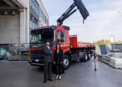 Eternoo potenzia flotta con 25 nuovi Volvo FMX equipaggiati con gru Fassi