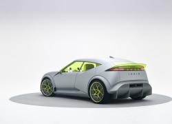 Hyundai IONIQ 3 debutta tra le berline elettriche compatte