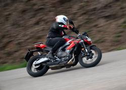 Aprilia e Moto Guzzi, parte da Roma l'Italian Demo Ride Tour