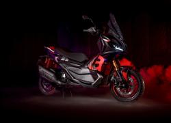 Arriva sul mercato Aprilia SR GT 400