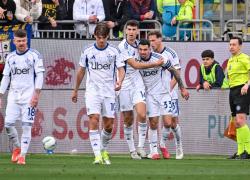 Baturina e Da Cunha mettono ko il Cagliari, Como da Champions