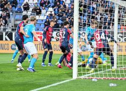 Basta McTominay, il Napoli vince di misura a Cagliari