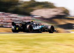 Antonelli fa il bis in Giappone e diventa leader del Mondiale