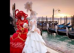 Carnevale 2026, l'"Olympus" di Venezia, la sfilata di Viareggio, i carri allegorici di Sciacca: gli eventi mascherati pi&ugrave; belli - VIDEO