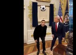 Bilaterale Trump-bin Salman, il tycoon e Cristiano Ronaldo palleggiano insieme nello Studio Ovale - VIDEO AI postato dalla Casa Bianca