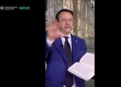 Fratelli di Crozza, Salvini parla del suo libro "Controvento", su 200 pagine 190 pagine sono gli insulti di Bossi