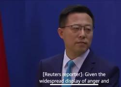 Proteste in Cina, un giornalista chiede della politica "zero covid" ed il portavoce del ministero degli Esteri cinese fa scena muta - VIDEO