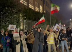 Iran, a Milano la manifestazione contro il regime fondamentalista islamico degli ayatollah - VIDEO -