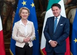 Vaccini anti-Covid, il clamoroso errore dell'Europa sul loro acquisto: il ritardo che costa caro