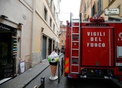 Trieste, fuga di monossido di carbonio in palazzo di 4 piani, morto turista austriaco di 60 anni, 10 persone in ospedale
