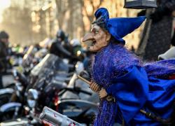 Frasi di auguri Buona Befana 2021, immagini e video divertenti su WhatsApp
