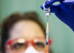 Covid, Rezza: "Entro fine mese vaccini a over 80"