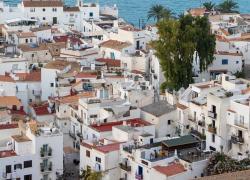 Covid, maxi focolaio a Maiorca: oltre 2000 in quarantena, a rischio le vacanze