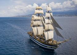 La nave scuola Amerigo Vespucci compie 90 anni,  intervista al Comandante Gianfranco Bacchi 
