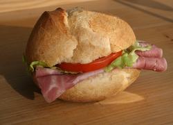 Brexit, Olanda: sequestrato panino al prosciutto perché in arrivo dalla Grande Bretagna