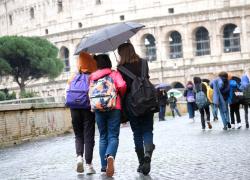 Como, due 14enni scappano di casa: 'Basta lockdown'