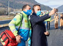 Vaccino Covid, Luigi Di Maio: "L'Unione europea inizi a vigilare sui ritardi"