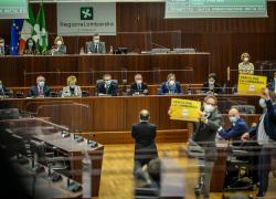 Lombardia zona rossa per errore, è bagarre in Aula: "E' Iss a certificare in nostri dati"
