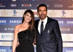 Ilaria D'Amico e il compleanno di Gigi Buffon, svelati i riti: torta, film e regali