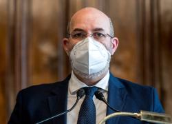 Governo Draghi, il "ni" di Vito Crimi: "Confermerei tutti i nostri ministri"