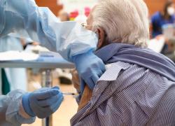 Vaccino Covid Lombardia: al via campagna vaccinale over 80