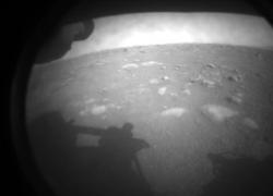 Marte, Perseverance è atterrato: ecco le prime straordinarie immagini