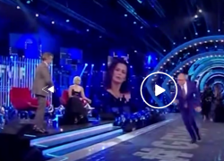 Gf Vip, Signorini scappa dallo studio sotto choc e furioso: reazione assurda. VIDEO