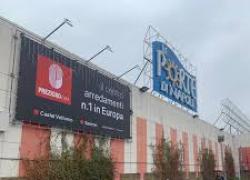 Cadavere semibruciato rinvenuto in un centro commerciale ad Afragola