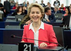 Vaccini Ue, Von der Leyen: "Nel 2022 AstraZeneca e J&J addio"