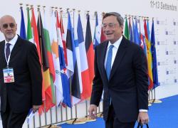 Distribuzione e ritardi dei vaccini, così la Ue potrebbe finire: Draghi da Ursula