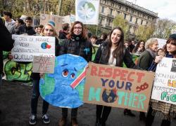 Friday For Future, manifestazioni in tutta Italia: 'Basta false promesse'