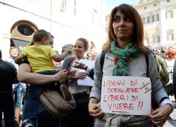 Torino, No Mask e No Vax in piazza: 30 multati