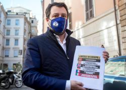Vaccino Covid Lombardia, Salvini su piano e prenotazioni: "Mi aspetto un segnale"