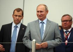 Vaccino Sputnik, Putin: "Europa dice no? Difende interessi di case farmaceutiche"