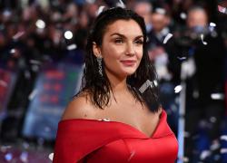Isola dei Famosi 2021, Elettra Lamborghini senza freni: ‘Ogni buco è galleria’