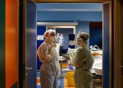 Covid: Rt nazionale scende a 0,98 ma terapie intensive superano la soglia critica